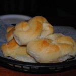 Bella Roma offers rolls for customers as they wait for their order. (Kate Kelley | Reporter)